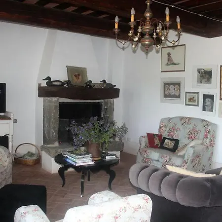 Borghetto Sleeps 12 Pool Air Con Wifi Borghetto (Umbria)