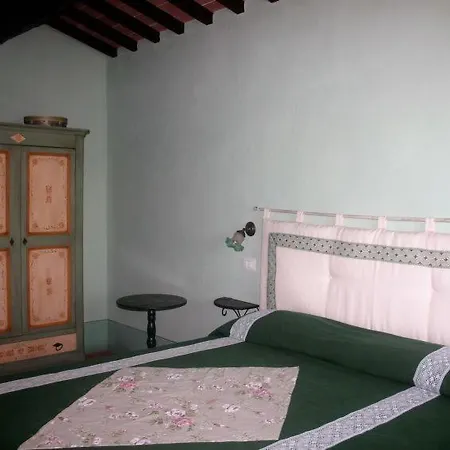 Borghetto Sleeps 12 Pool Air Con Wifi Vakantiehuis *