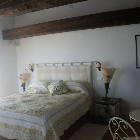 Borghetto Sleeps 12 Pool Air Con Wifi