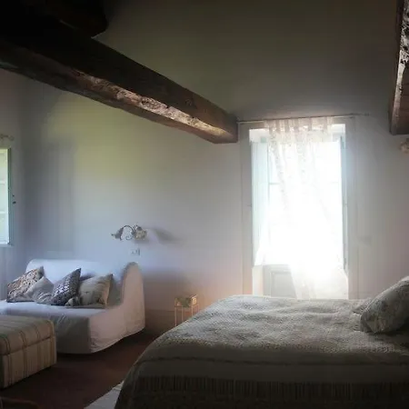 Borghetto Sleeps 12 Pool Air Con Wifi Vakantiehuis *